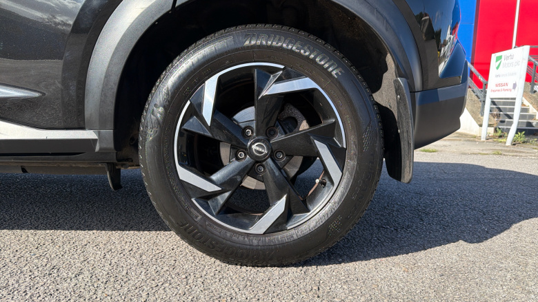 Nissan Juke 1.0 DiG-T 114 N-Connecta 5dr DCT Petrol Hatchback